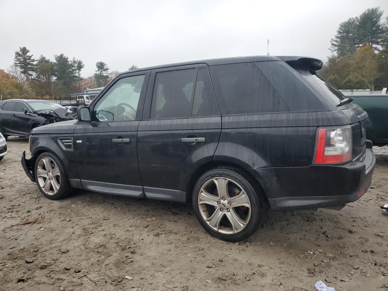 2011 Land Rover Range Rover Sport Lux - Image 2