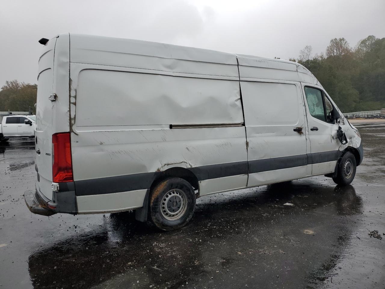 2022 Mercedes Benz Sprinter Delivery Van - Фото 3