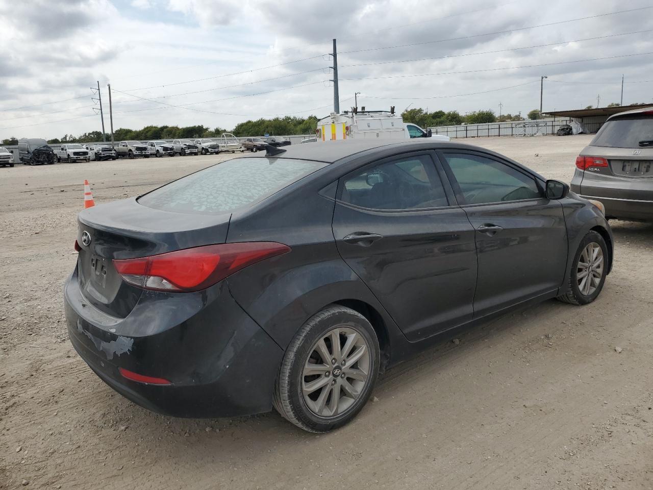 2014 Hyundai Elantra Se - Image 3