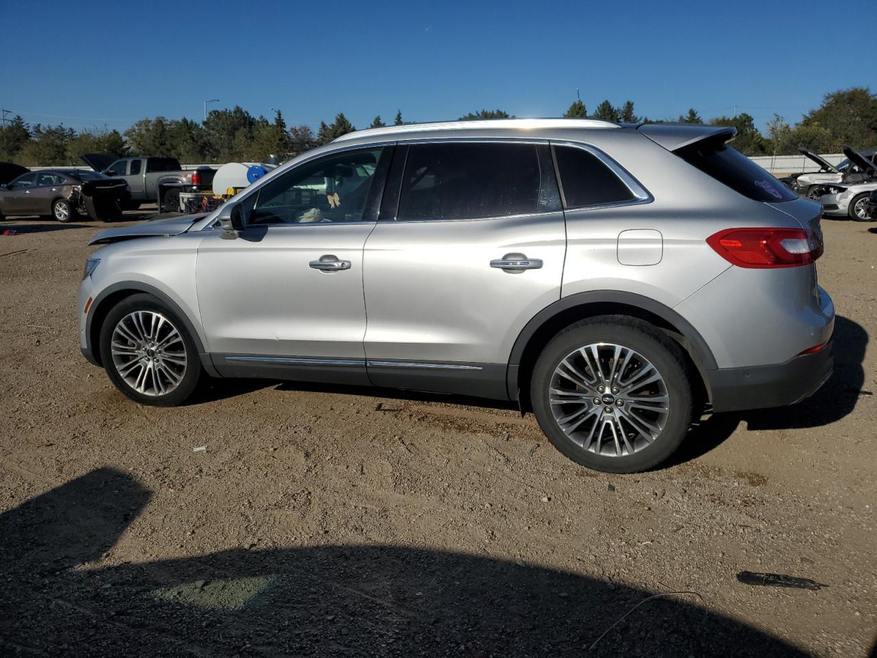 2016 Lincoln Mkx Reserve - Image 2