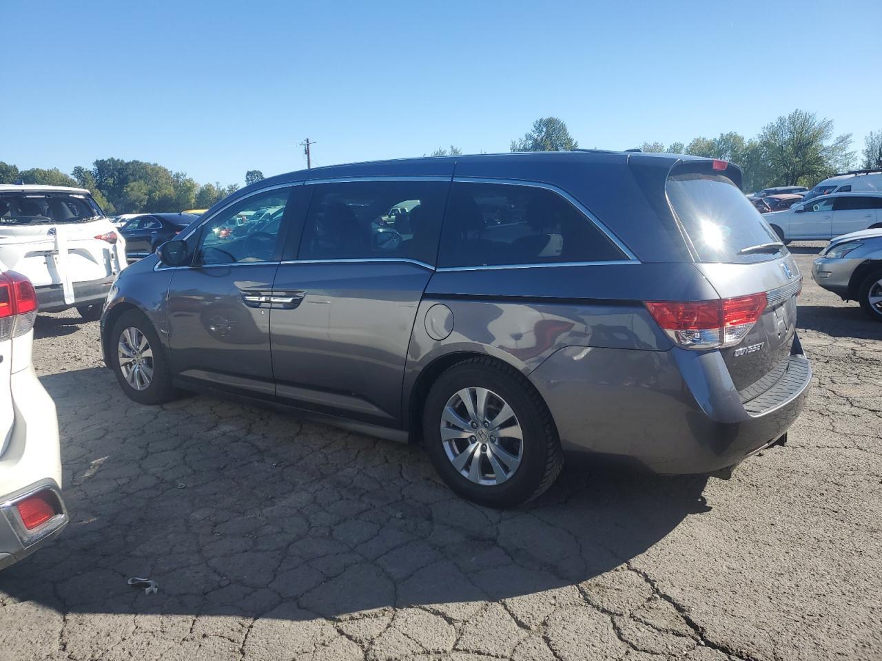2016 Honda Odyssey Se - Фото 2