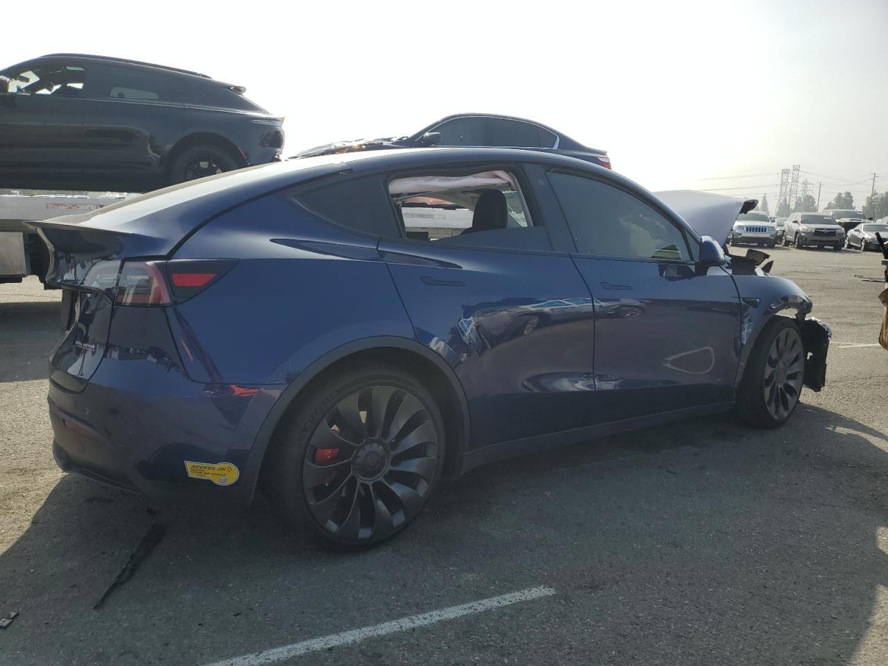 2022 Tesla Model Y - Фото 3