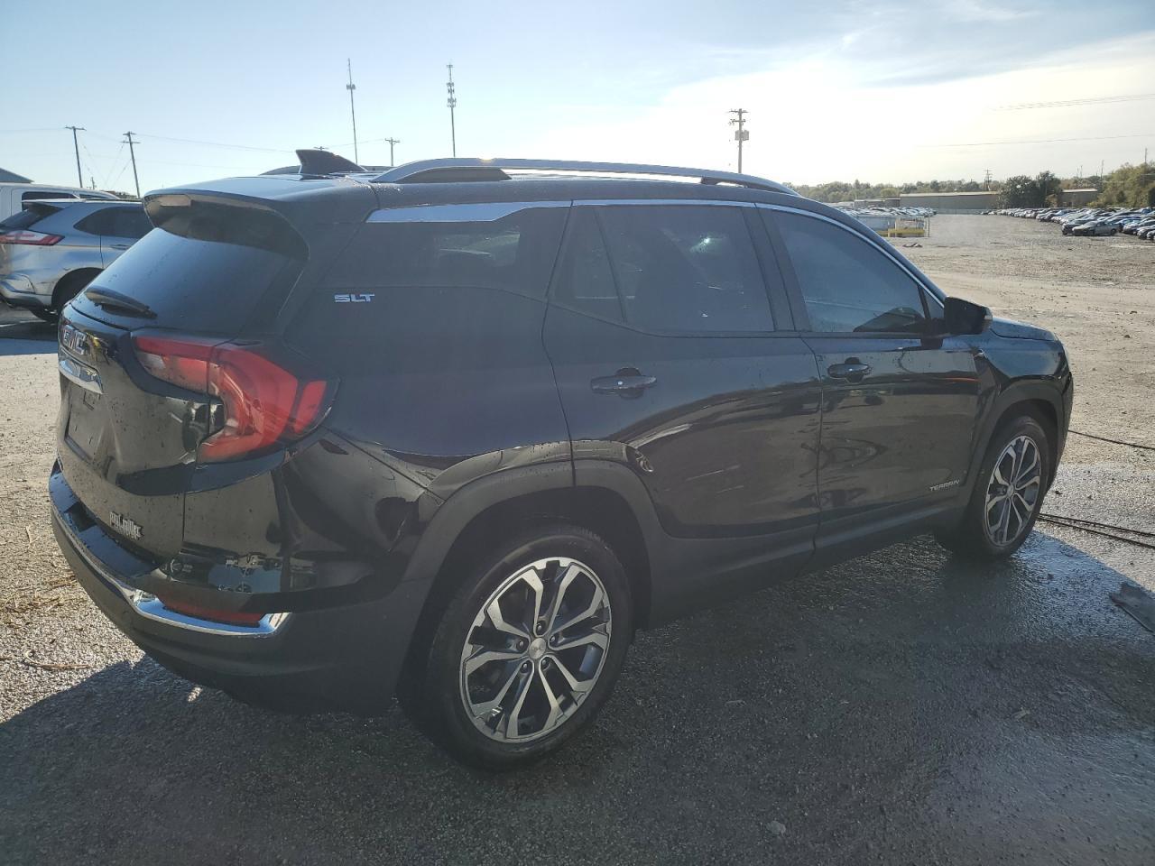 2020 GMC Terrain Slt - Image 3