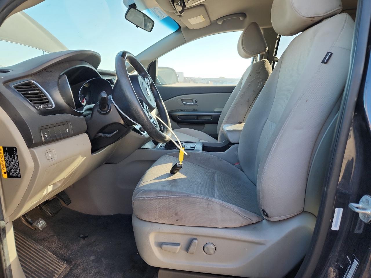 2015 Kia Sedona Lx - Image 7