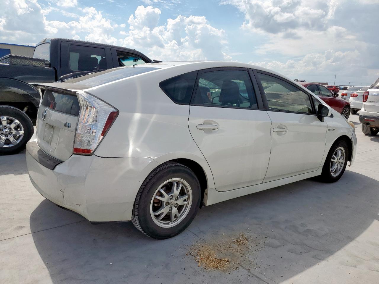 2010 Toyota Prius - Image 3