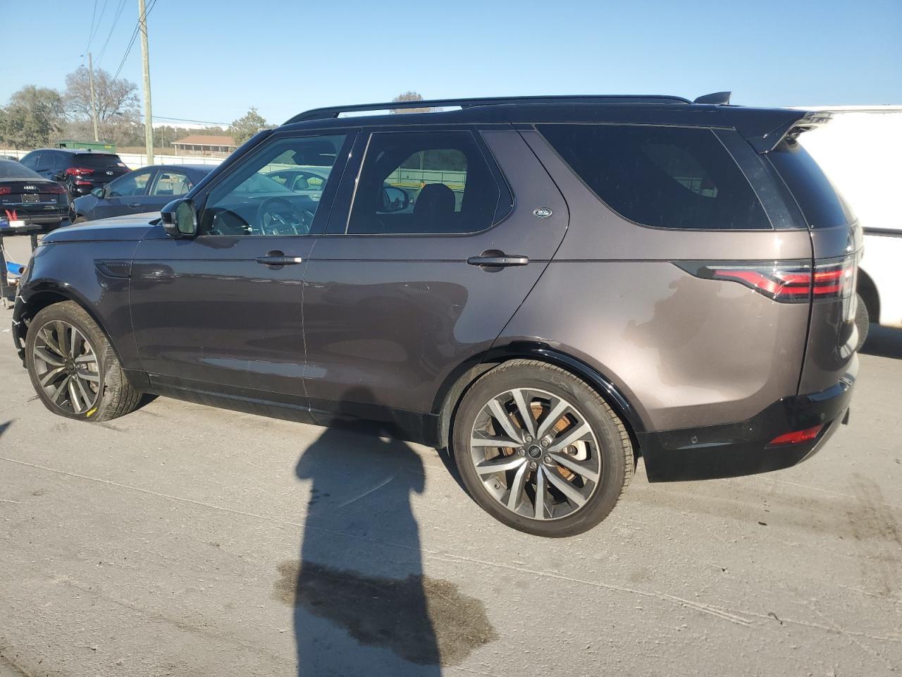 2021 Land Rover Discovery S R-Dynamic - Image 2