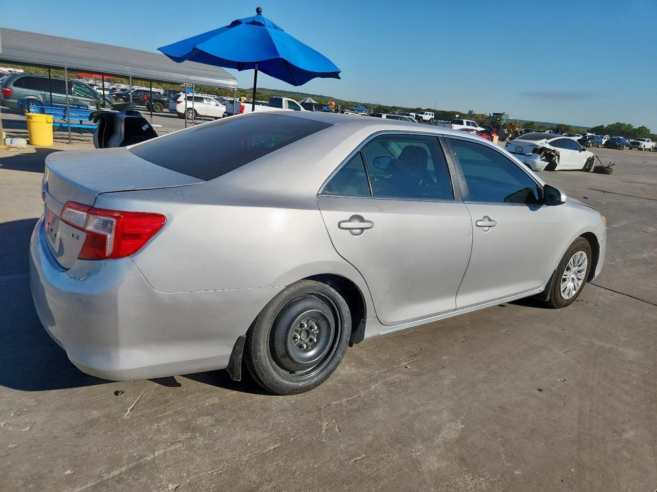 2014 Toyota Camry L - Image 3