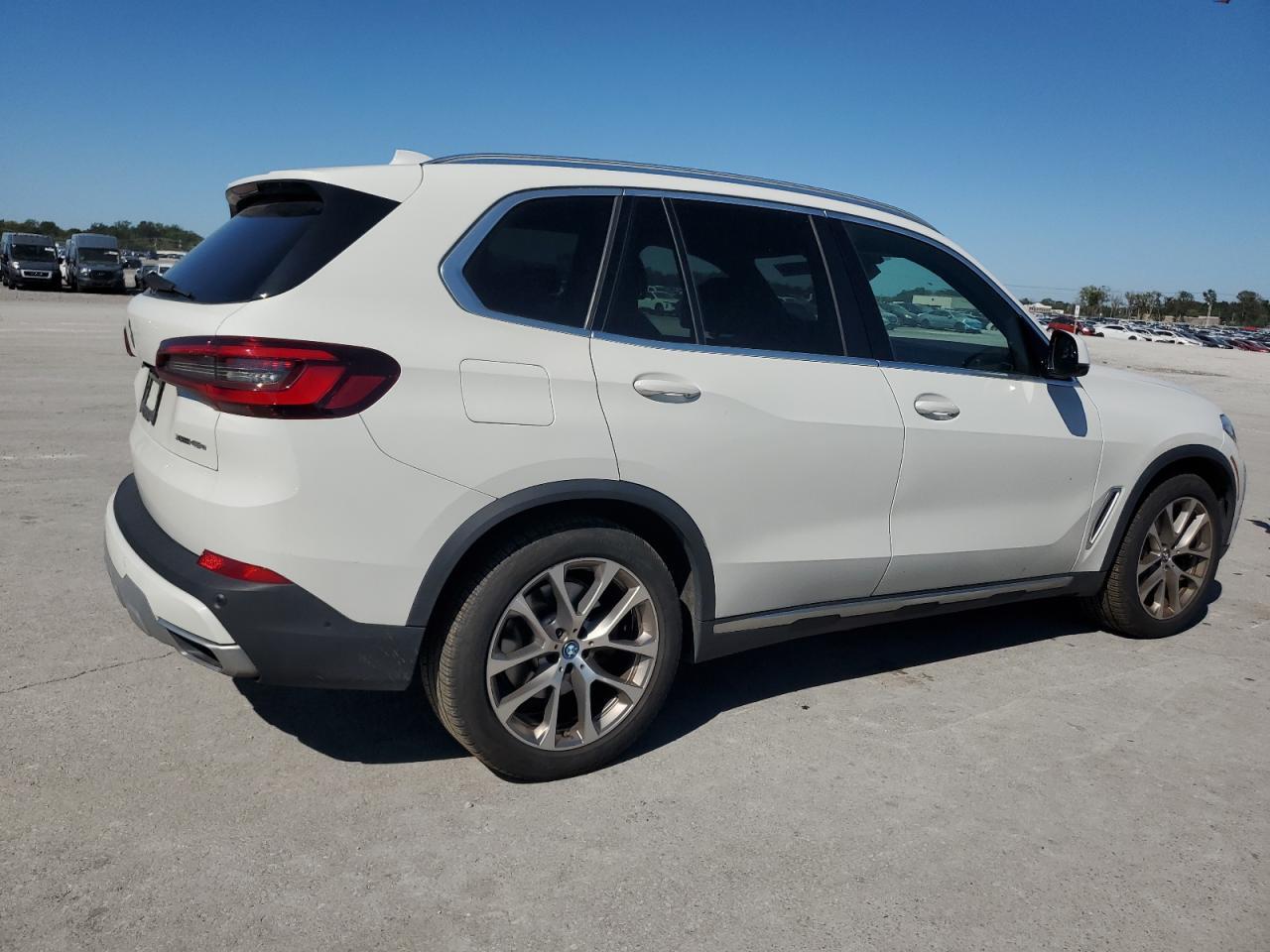 2022 BMW X5 xDrive45E - Фото 3