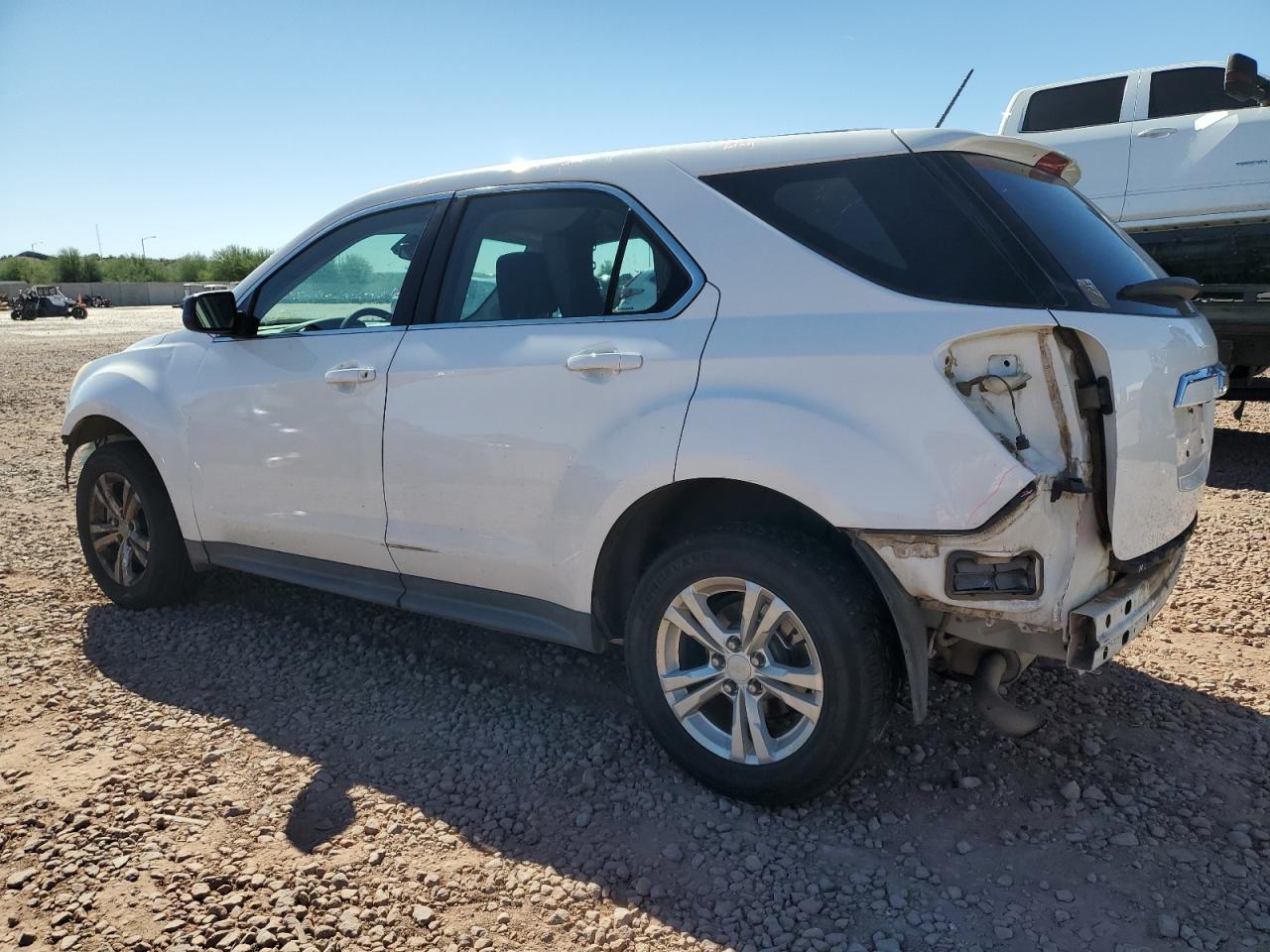 2016 Chevrolet Equinox Ls - Фото 2