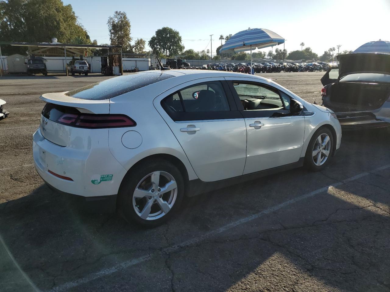 2013 Chevrolet Volt - Image 3