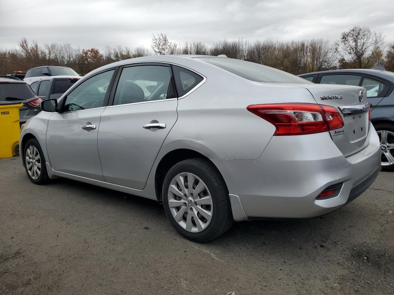2017 Nissan Sentra S - Фото 2