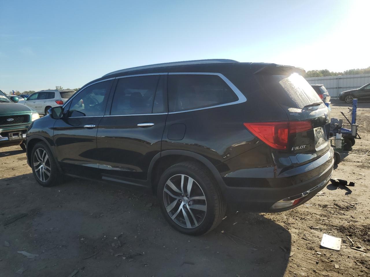 2016 Honda Pilot Touring - Фото 2