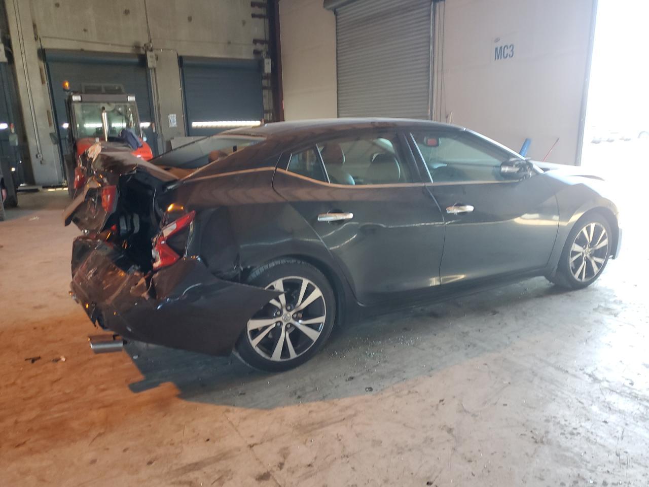 2017 Nissan Maxima 3.5S - Фото 3