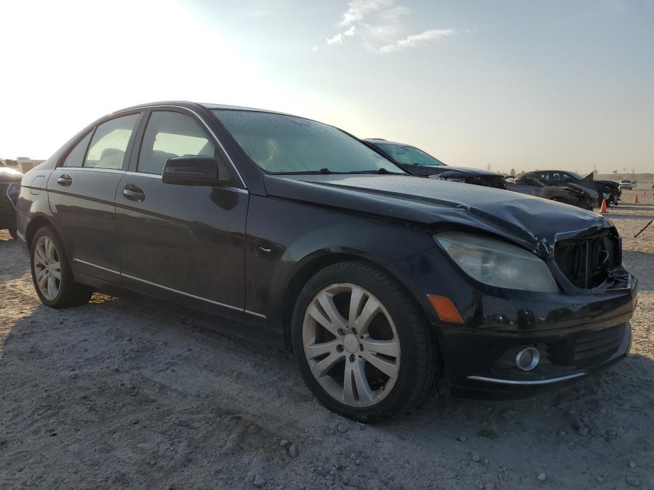 2010 Mercedes-Benz C 300 - Фото 4