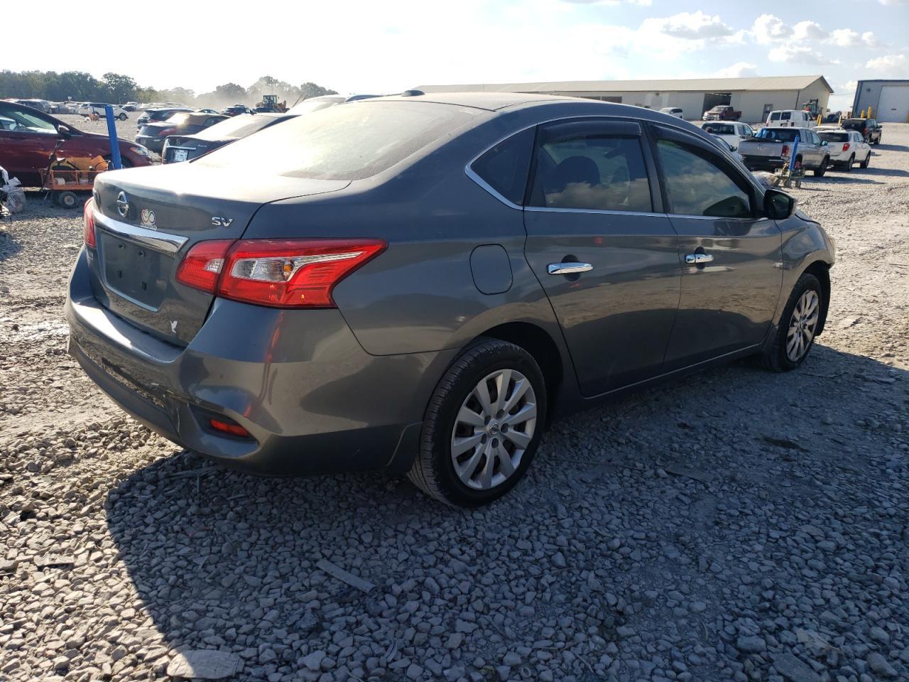 2016 Nissan Sentra S - Фото 3
