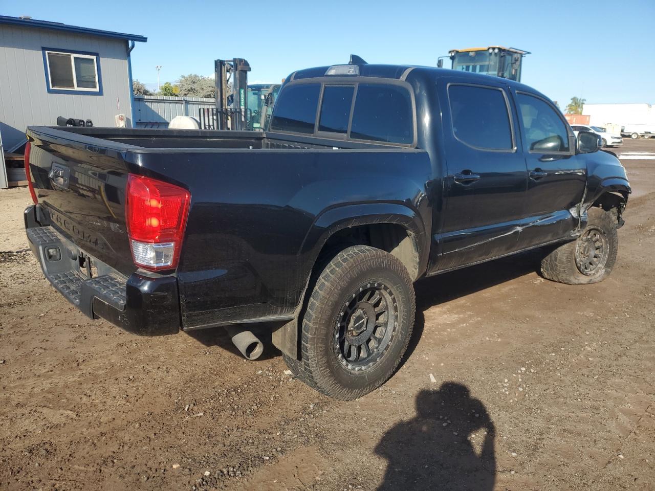2016 Toyota Tacoma Double Cab - Фото 3