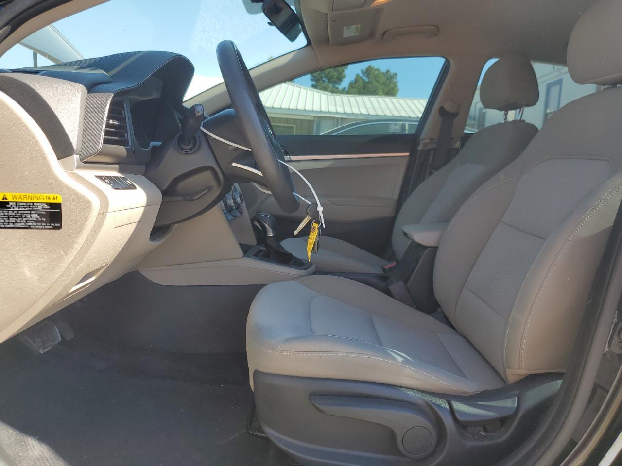 2019 Hyundai Elantra Se - Image 7