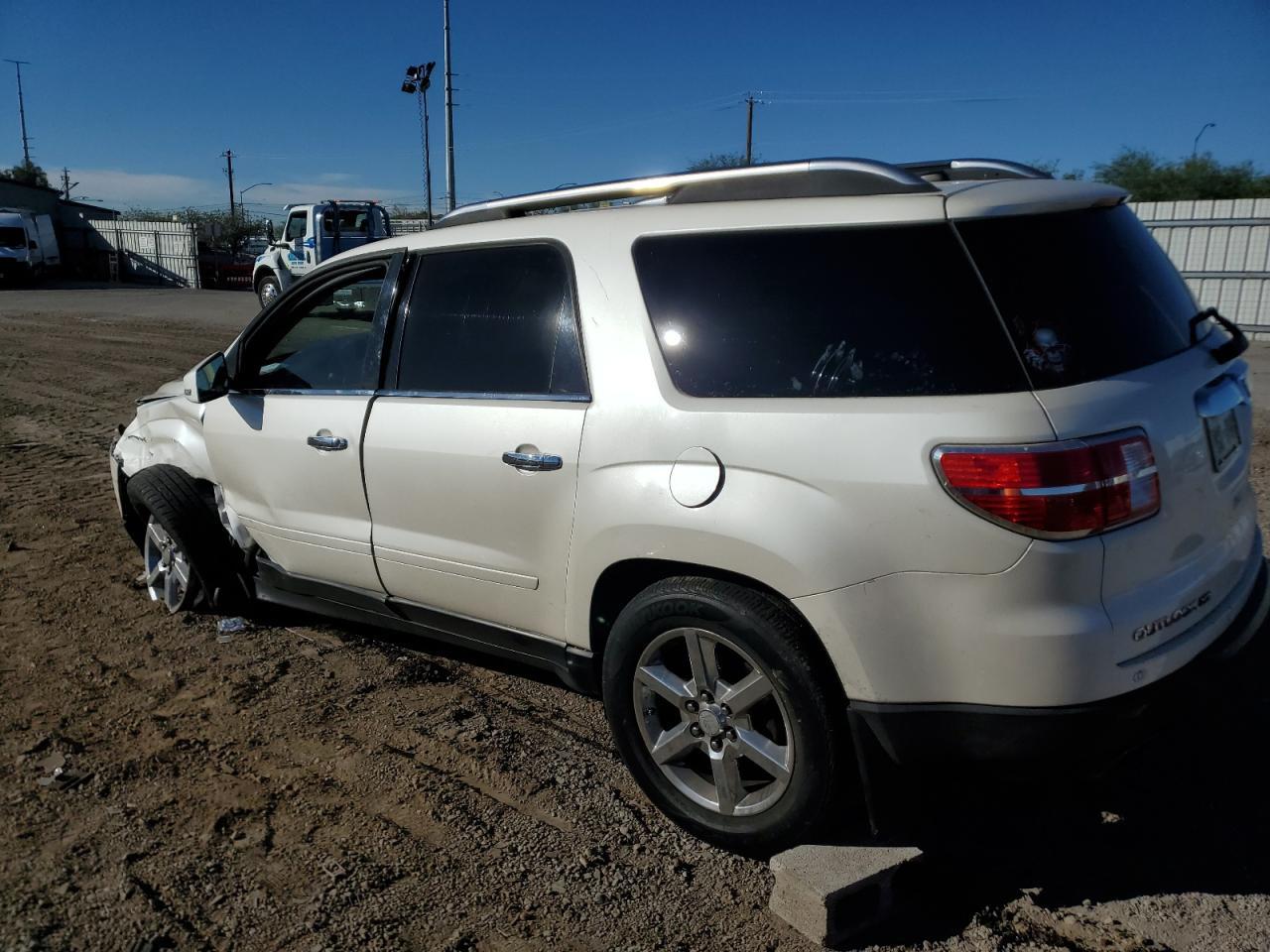 2008 Saturn Outlook Xr - Image 2