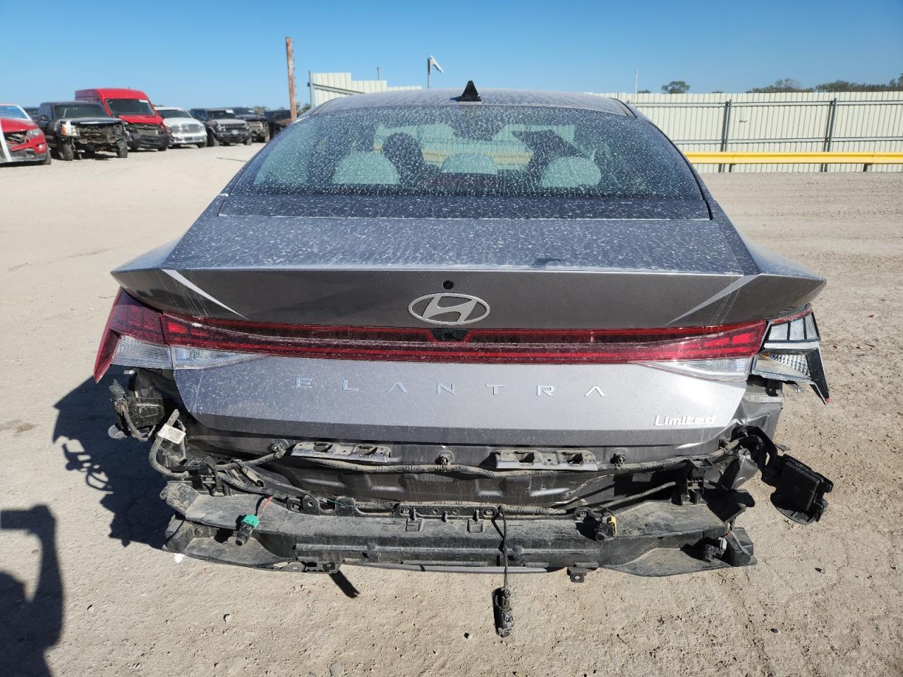 2024 Hyundai Elantra Limited - Image 6