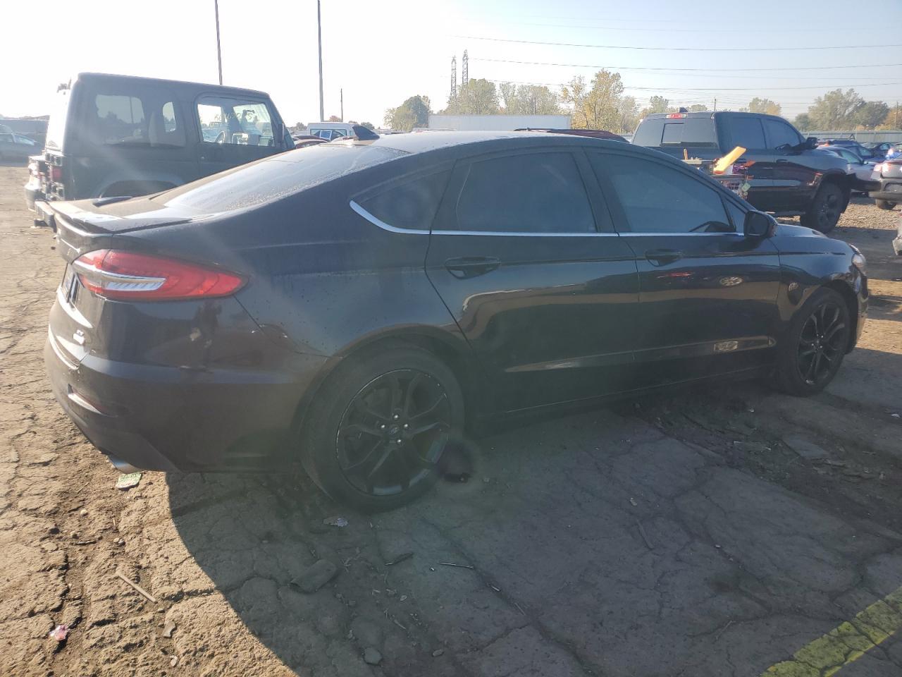 2019 Ford Fusion Se - Image 3