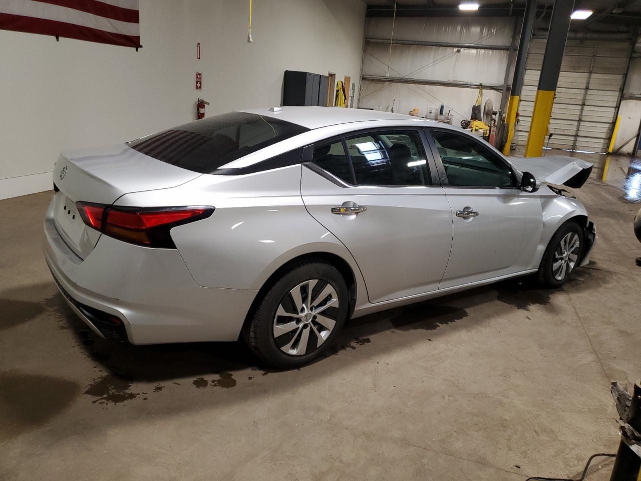 2020 Nissan Altima S - Фото 3