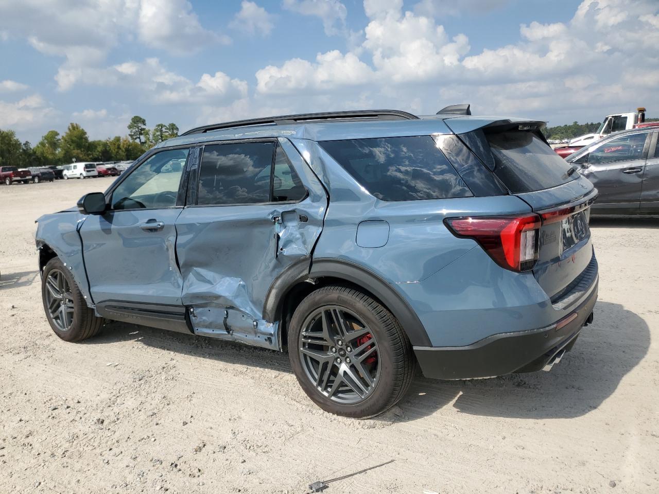 2025 Ford Explorer St - Фото 2
