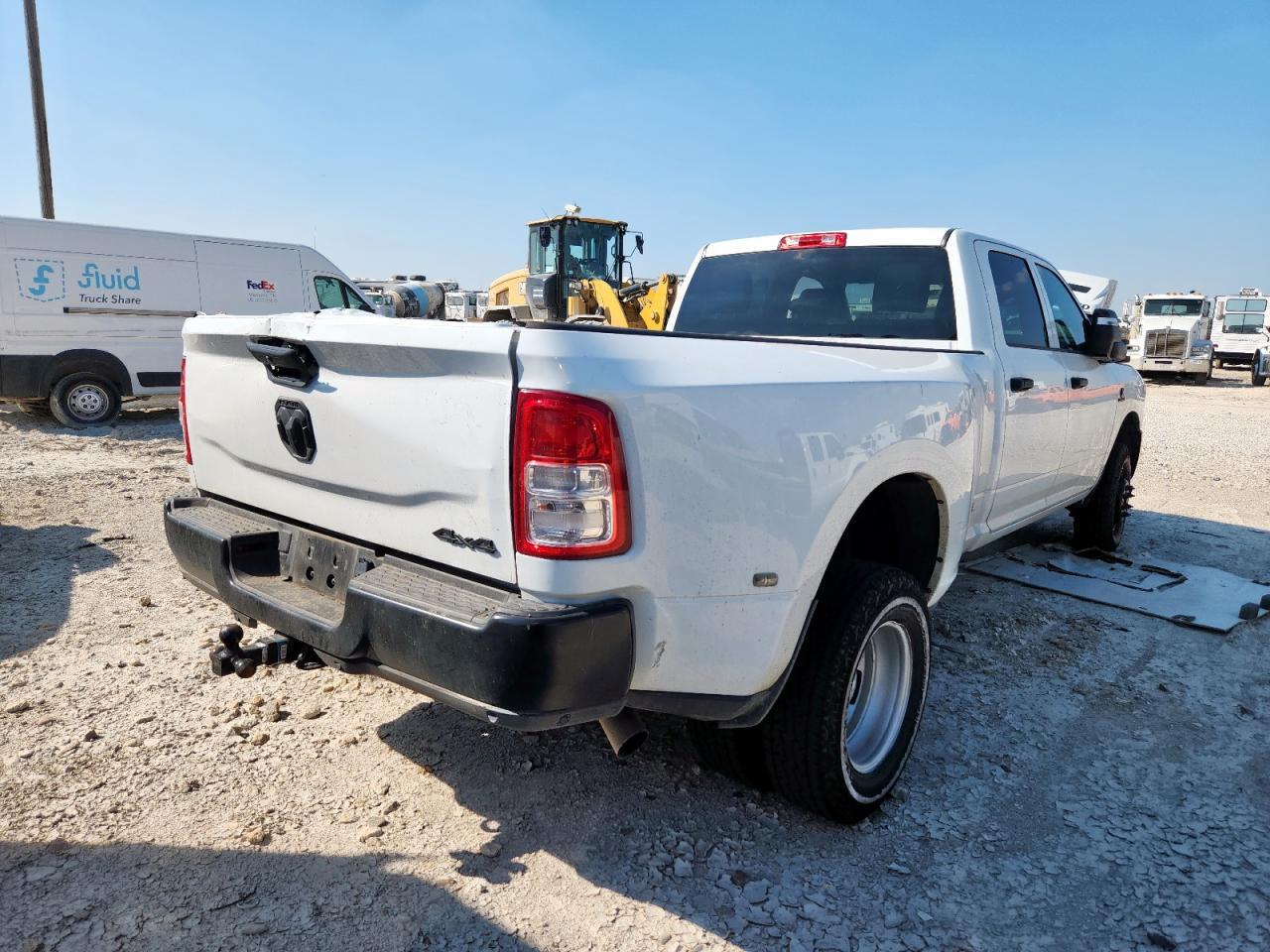 2024 Ram 3500 Tradesman - Фото 3