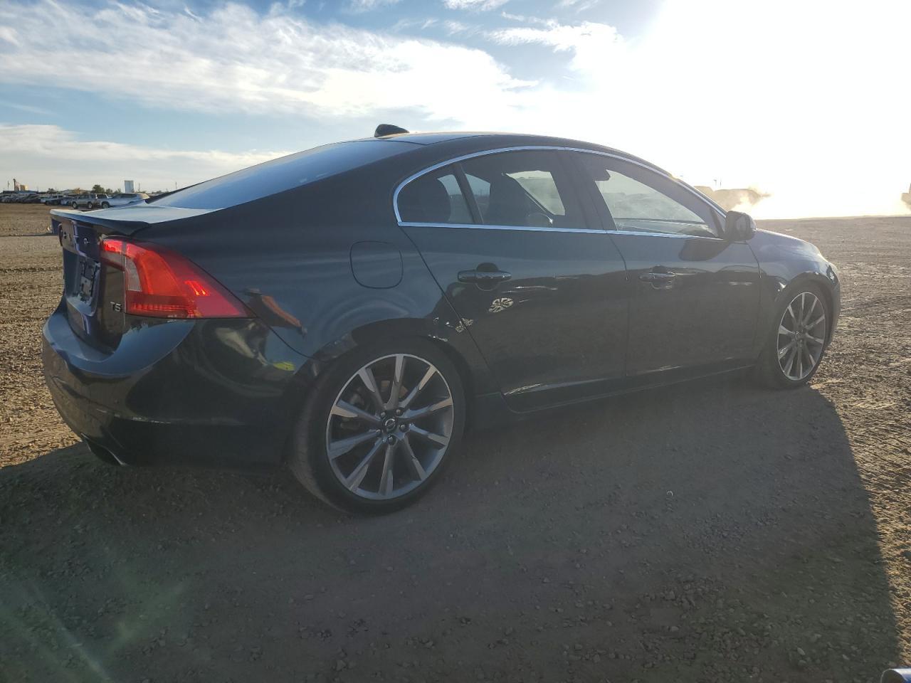 2015 Volvo S60 Premier+ - Фото 3