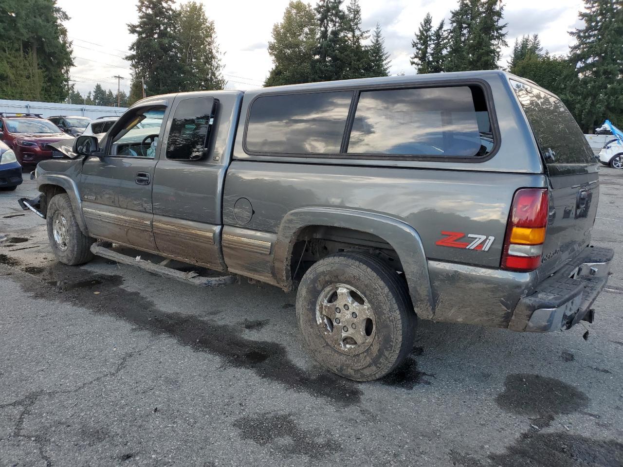 2000 Chevrolet Silverado K1500 - Image 2