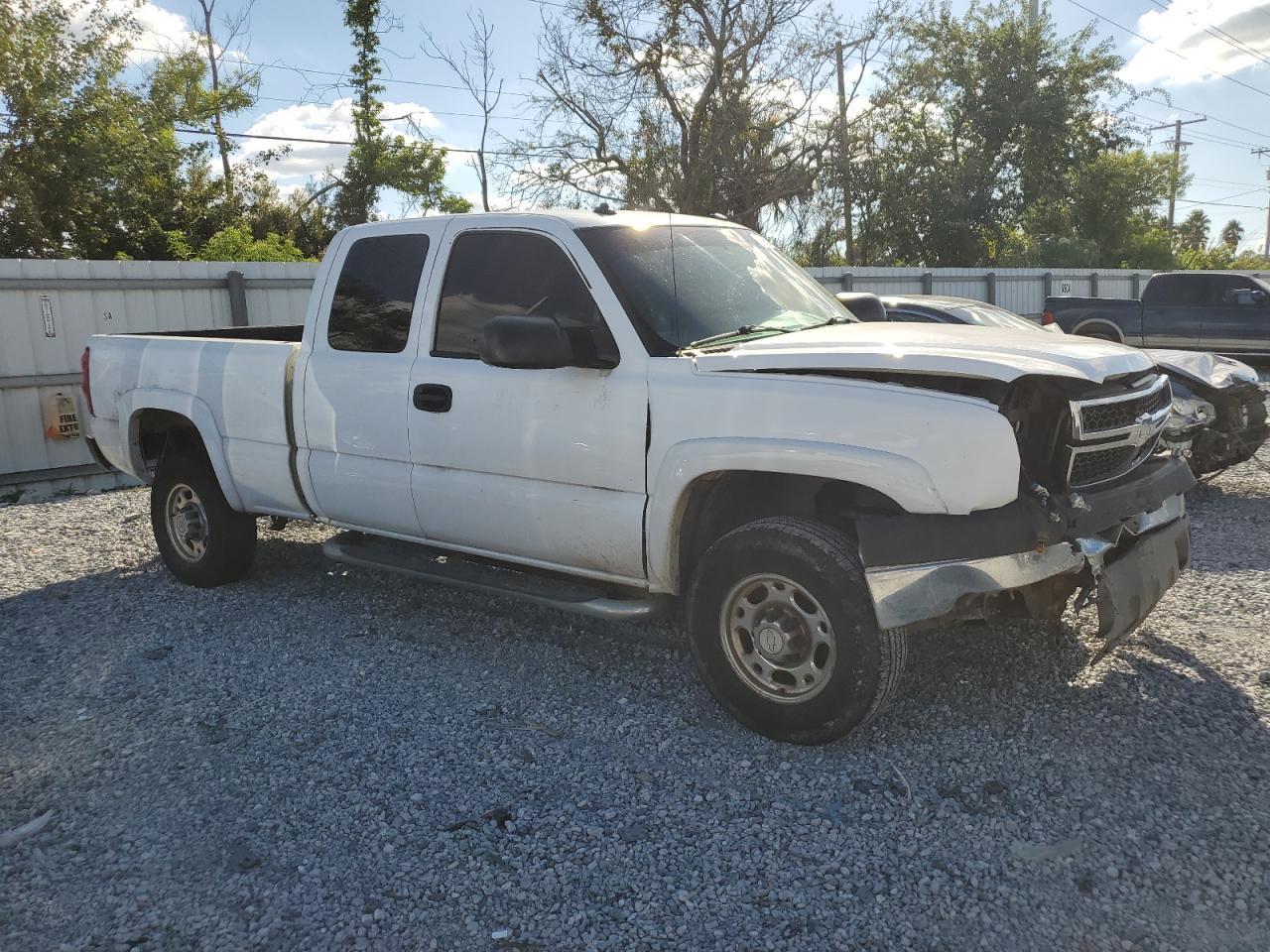 2003 Chevrolet Silverado C2500 Heavy Duty - Фото 4