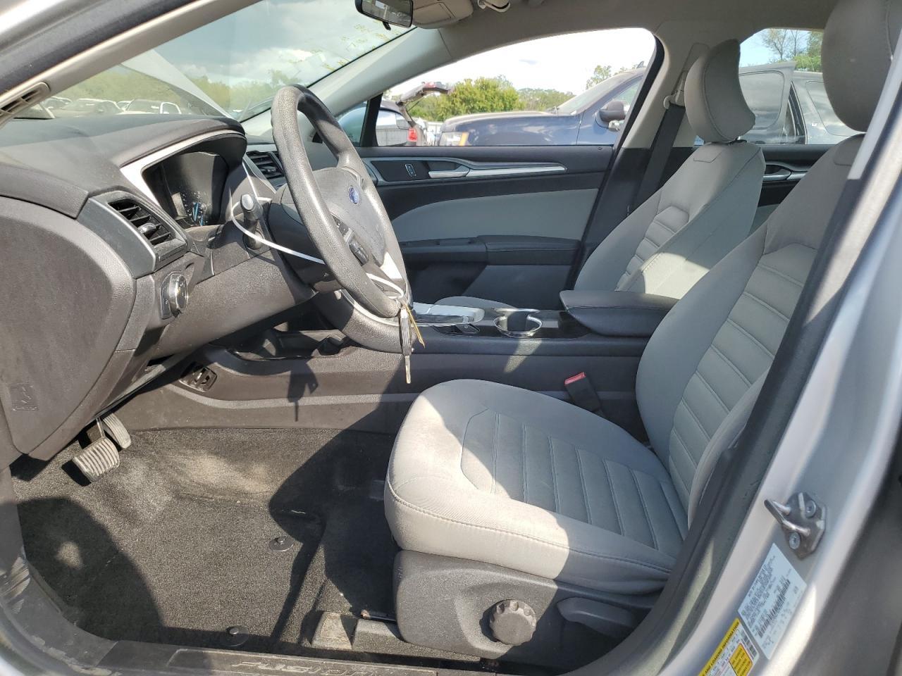 2015 Ford Fusion S - Фото 7