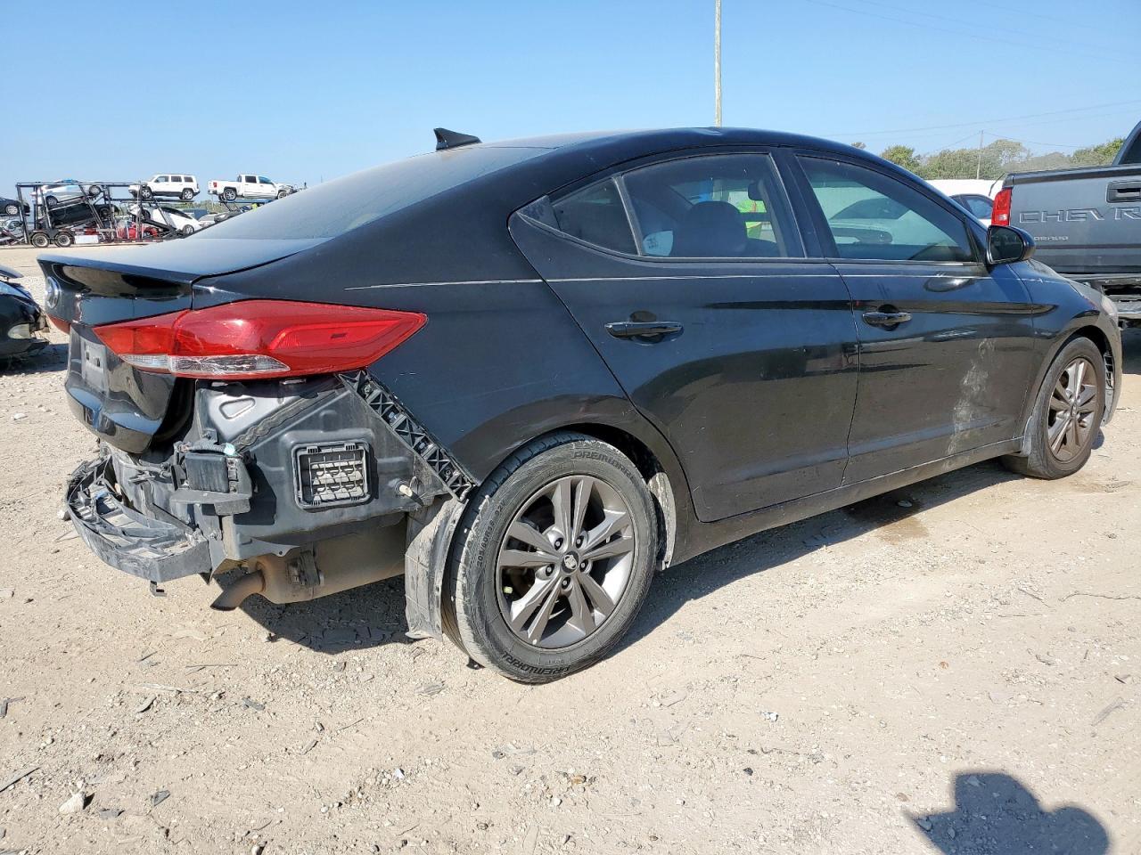 2018 Hyundai Elantra - Фото 3
