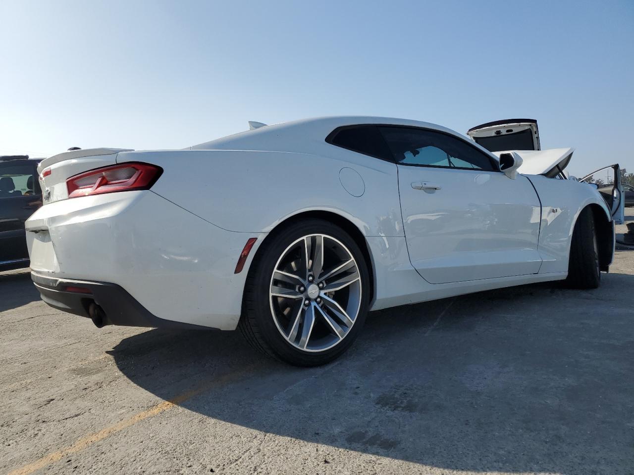 2017 Chevrolet Camaro Lt - Image 3