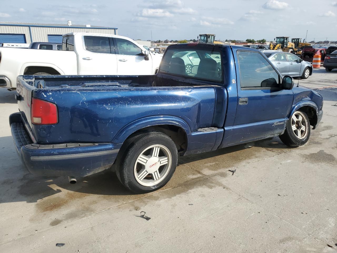 1999 GMC Sonoma - Image 3