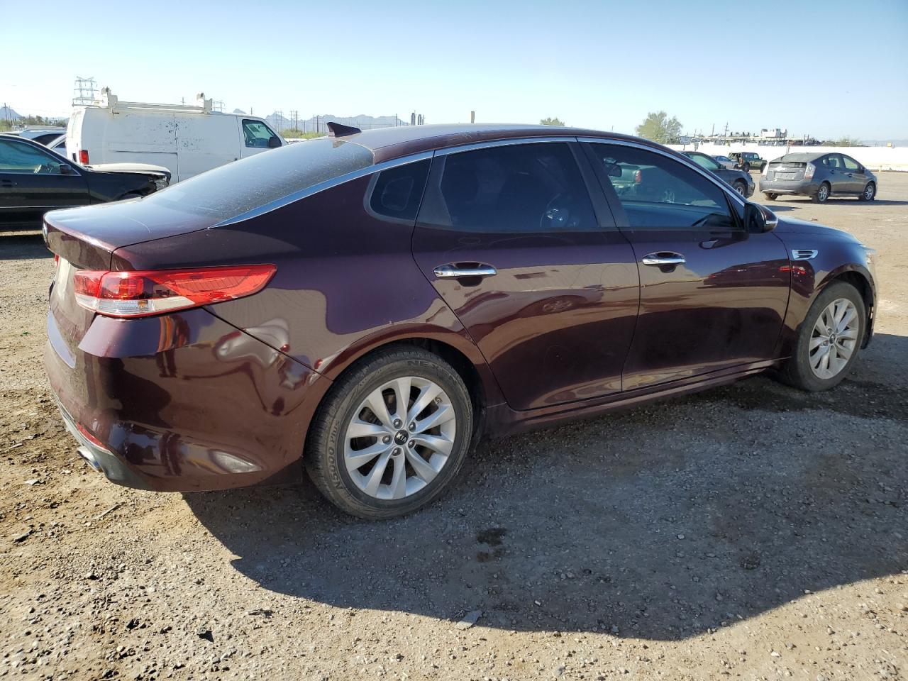 2017 Kia Optima Lx - Фото 3