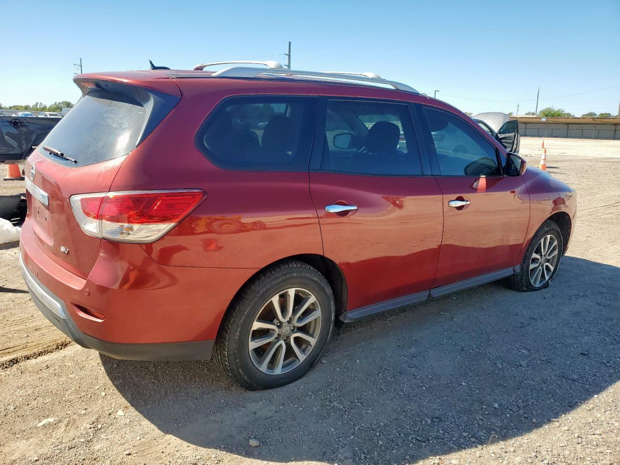 2013 Nissan Pathfinder S - Фото 3
