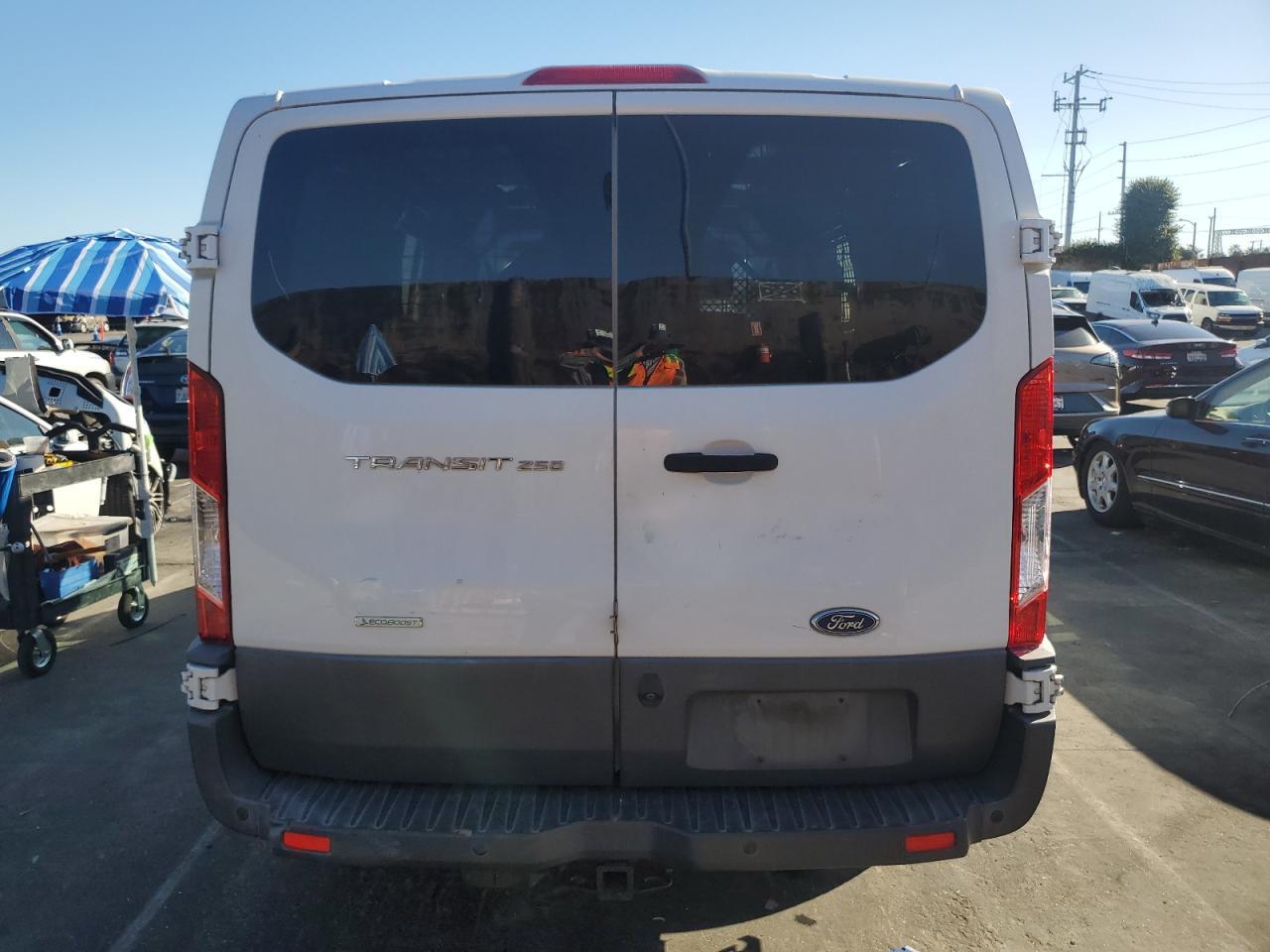 2017 Ford Transit T-250 - Фото 6