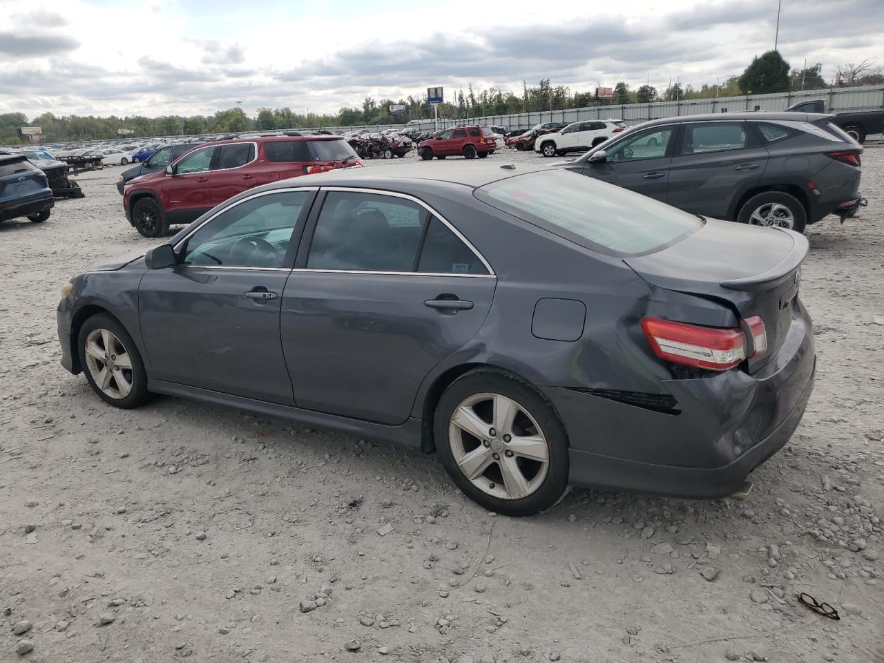 2010 Toyota Camry Se - Фото 2