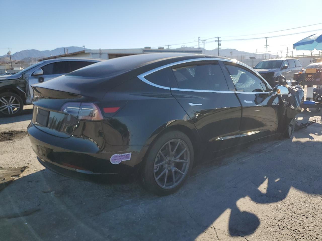 2019 Tesla Model 3 - Фото 3