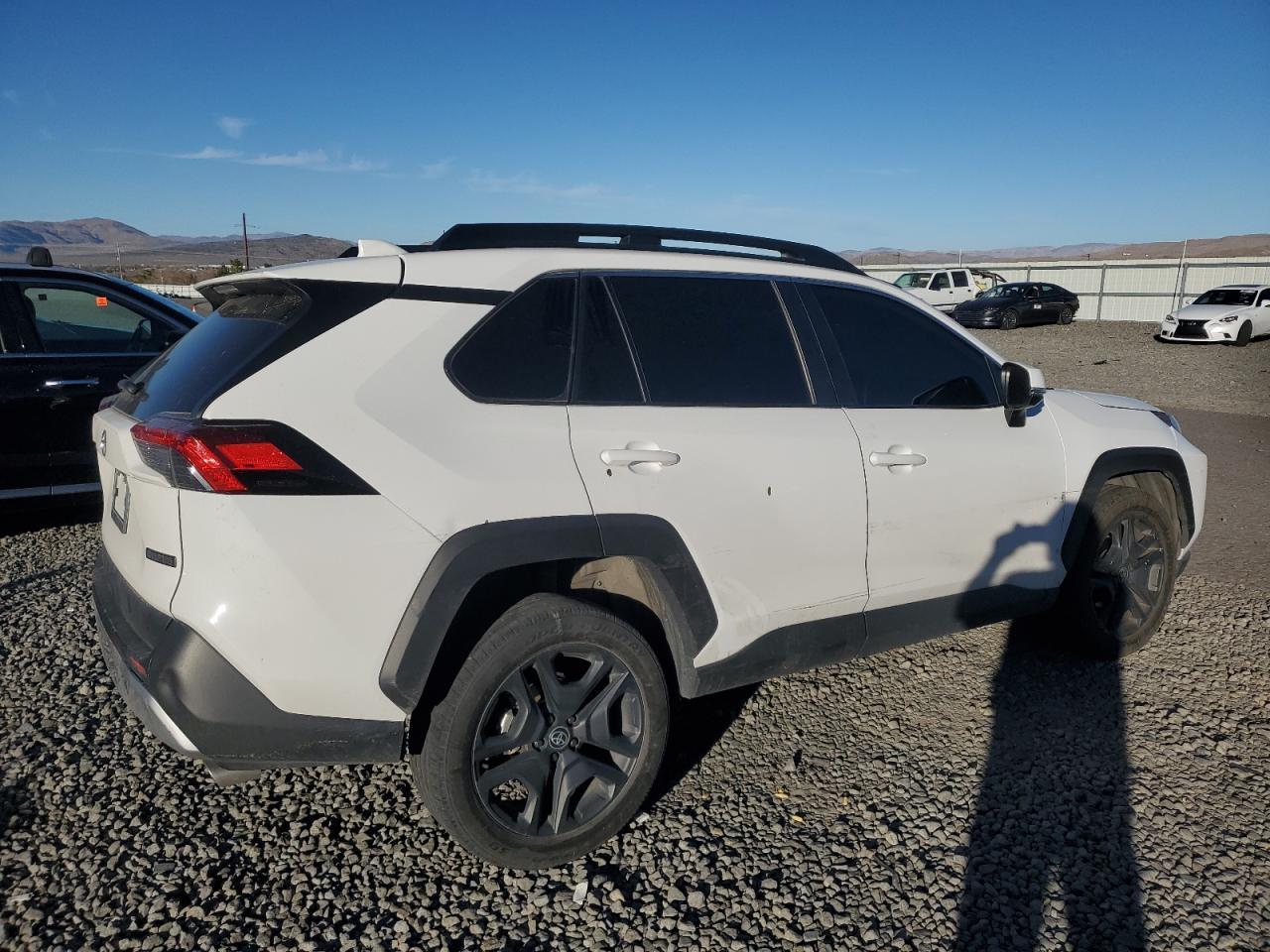 2024 Toyota Rav4 Adventure - Фото 3