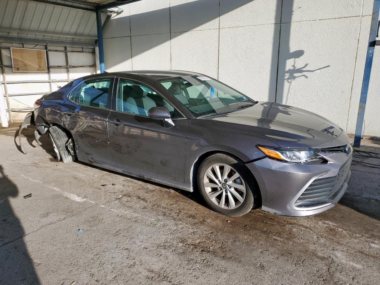2023 Toyota Camry Le - Фото 4