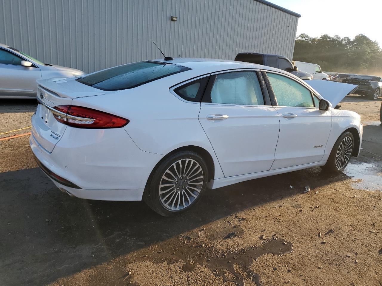 2017 Ford Fusion Titanium Hev - Image 3