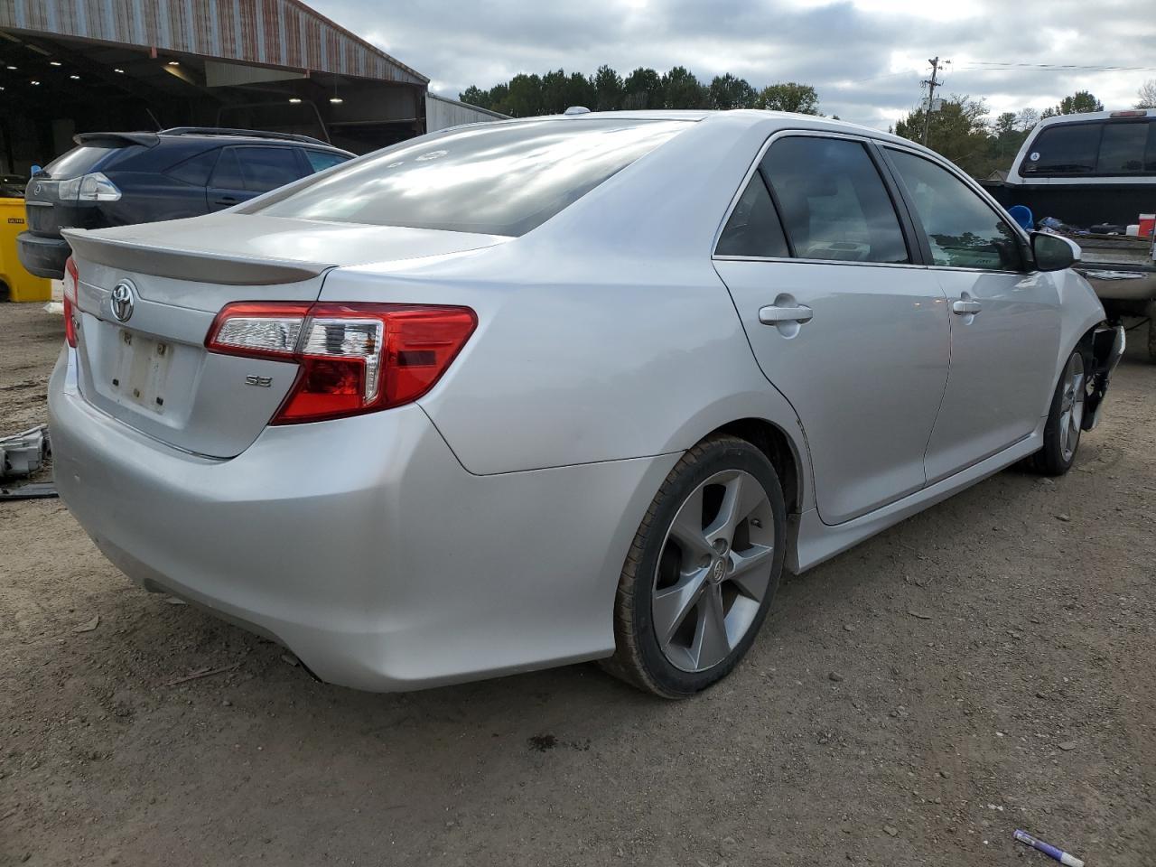 2012 Toyota Camry Se - Image 3