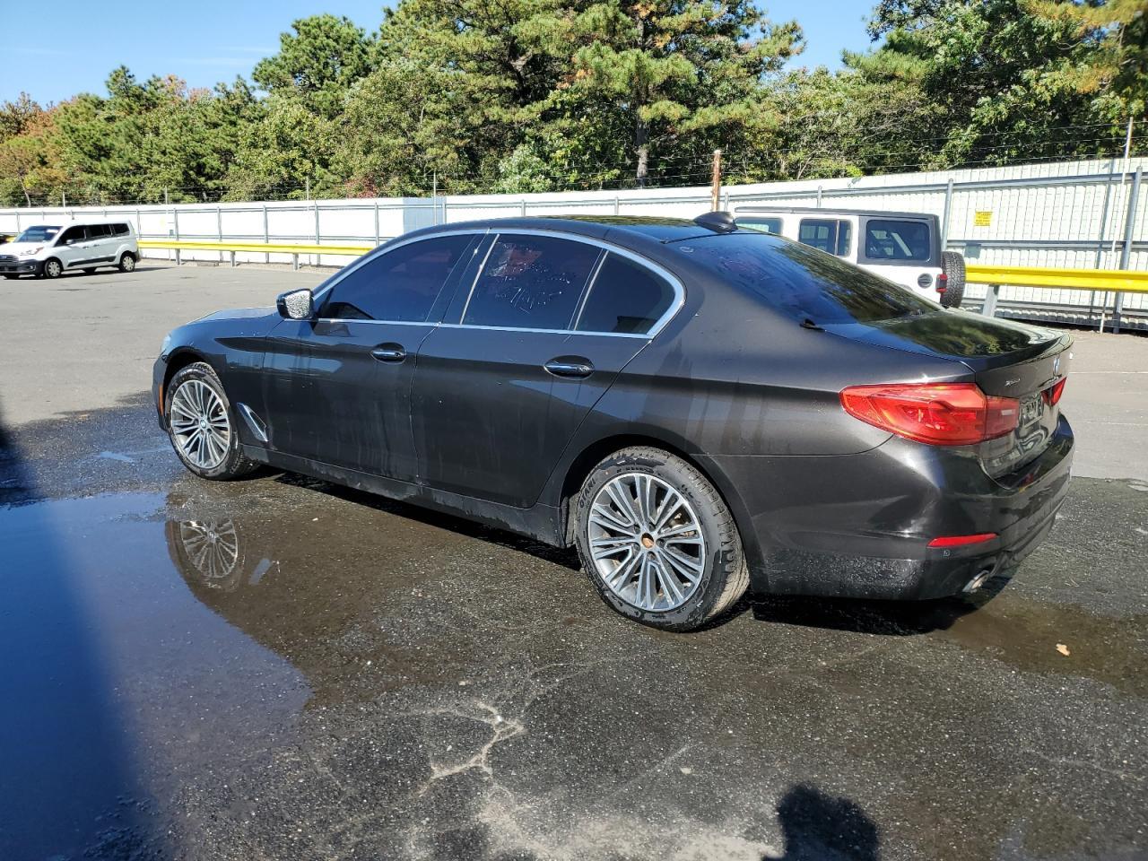 2018 BMW 530 Xi - Фото 2