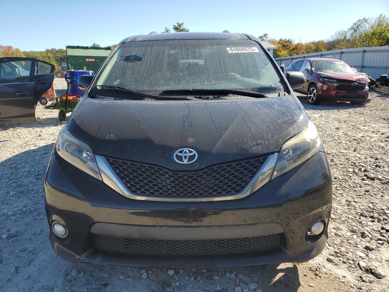 2017 Toyota Sienna Se - Фото 5