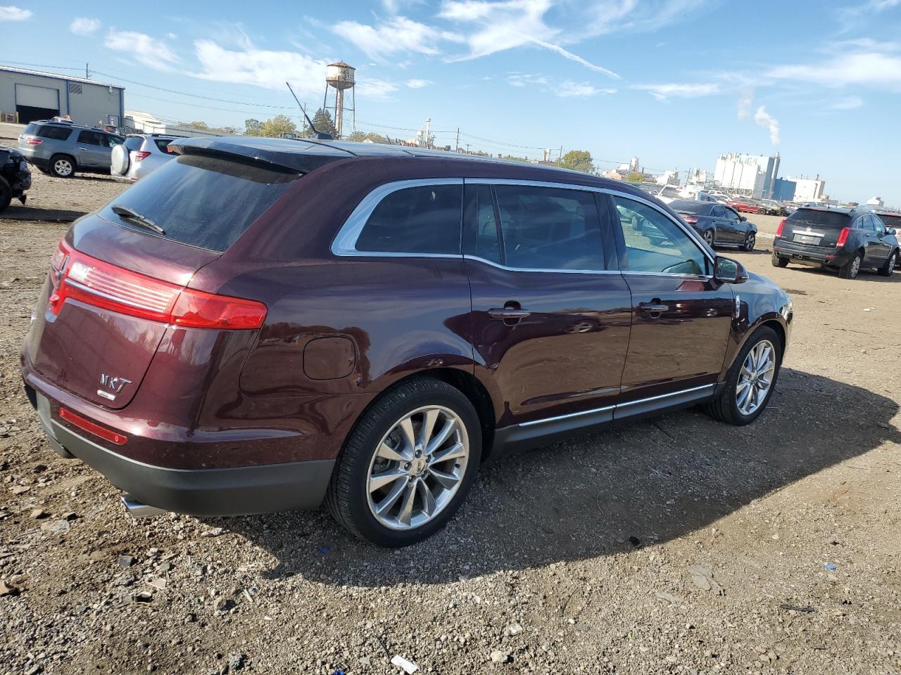 2011 Lincoln Mkt - Image 3