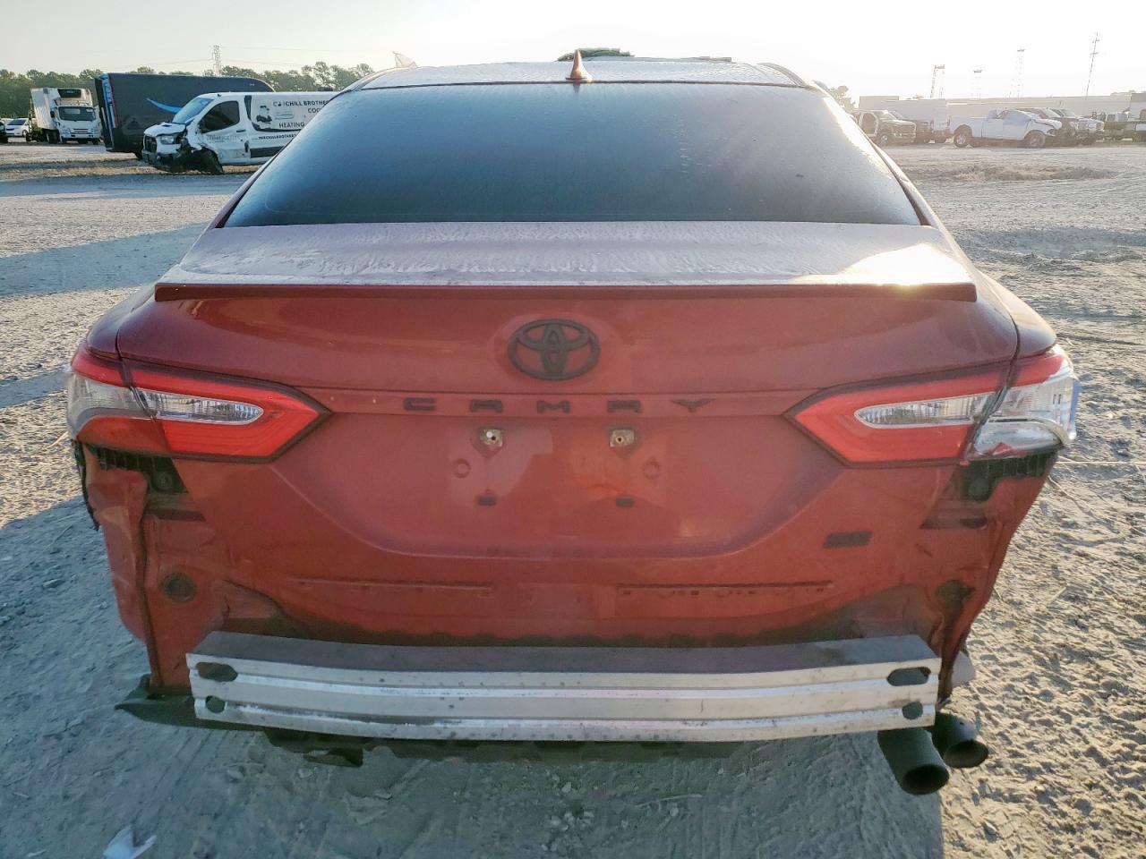 2020 Toyota Camry Se - Фото 6