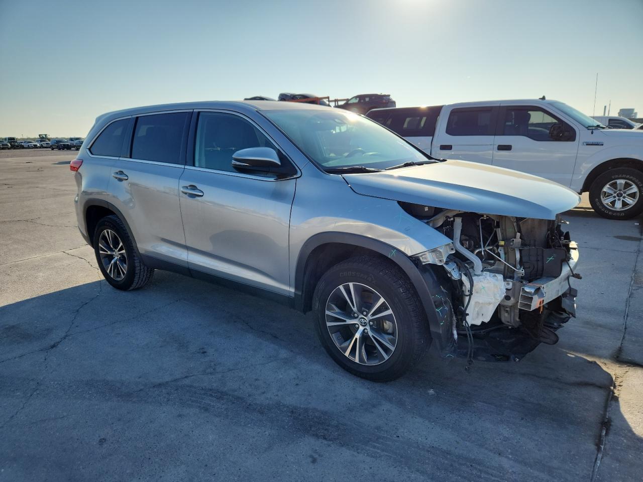 2019 Toyota Highlander Le - Image 4