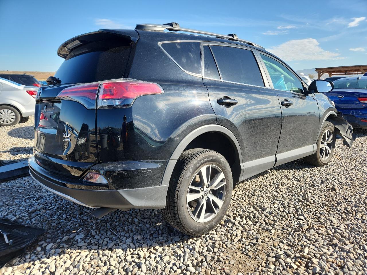 2017 Toyota Rav4 Xle - Image 3