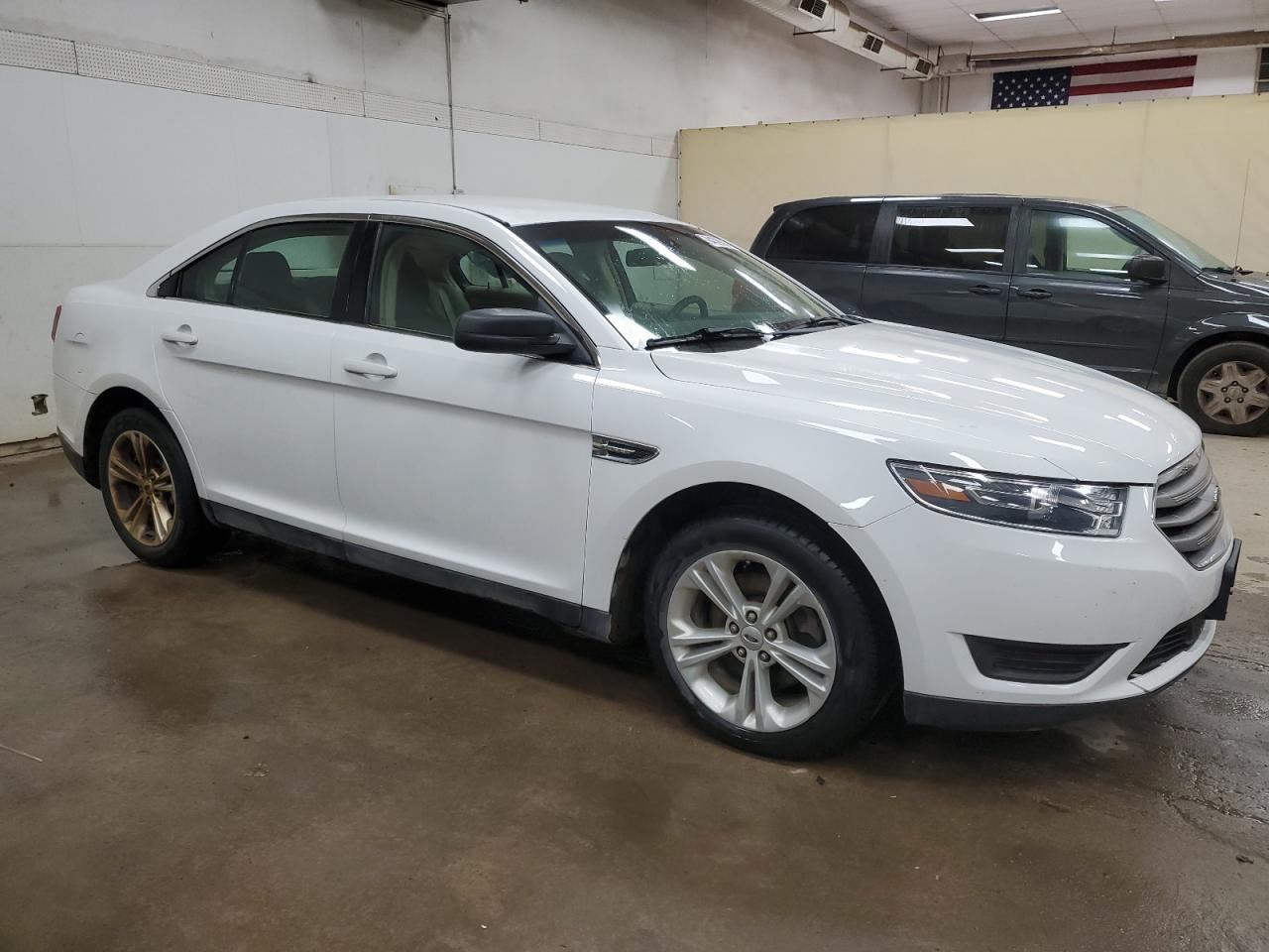 2018 Ford Taurus Se - Фото 4